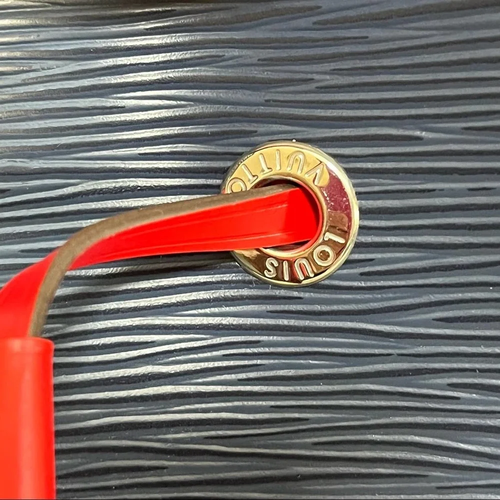 SOLD! Louis Vuitton Neonoe MM in Epi Leather Blue and Red - Picture 13 of 16